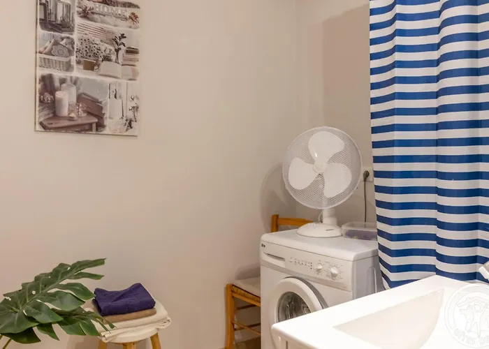 Cosy Avec Privatif, Terrasse Et Parking, Au Coeur Des Vignobles Du Layon, Ideal Pour Couples. - Fr-1-622-21 Ferienhaus La Viardiere